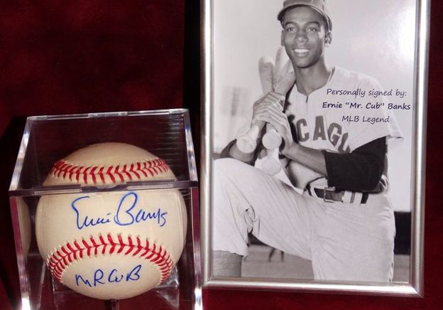 How an Autograph can Affect the Value of Your Sports Memorabilia