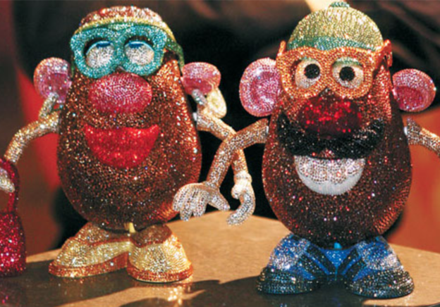 6 des objets les plus surprenants ornés de cristaux Swarovski