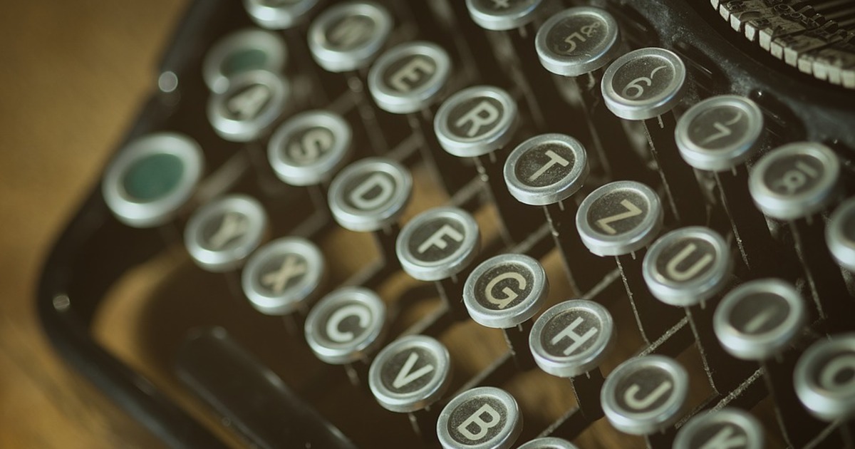writing on typewriter vs computer