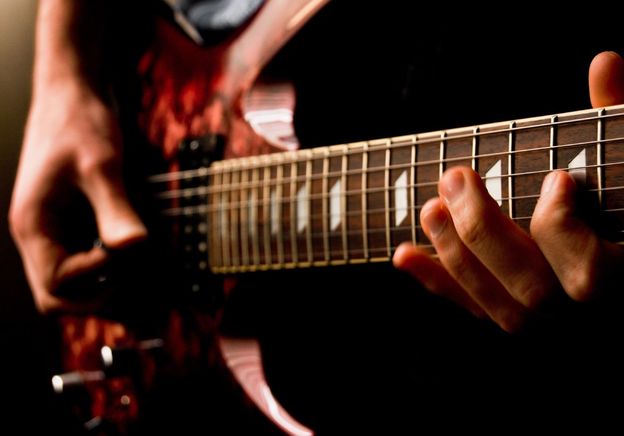 羅賓·希姆斯特拉在此解答你的7個疑問 卡塔維基的吉他專家