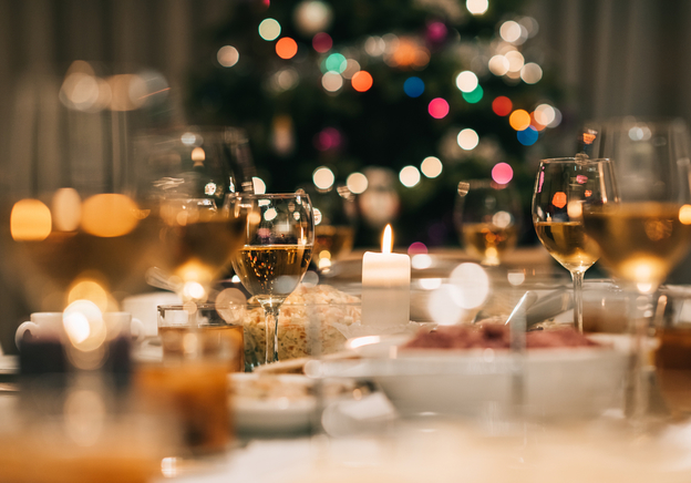 3 jogos de beber vinho para jogar nesta época natalícia