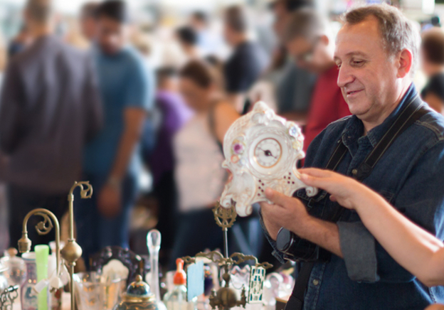 Insider's Guide to Finding Valuable Items at the Flea Market