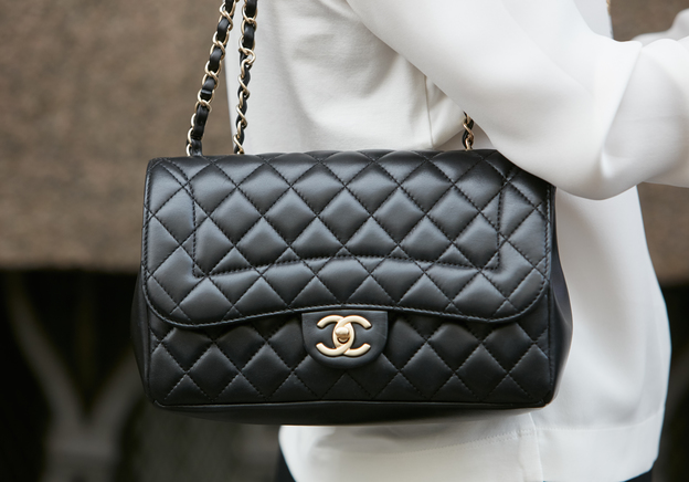Cómo reconocer un bolso de Chanel falso