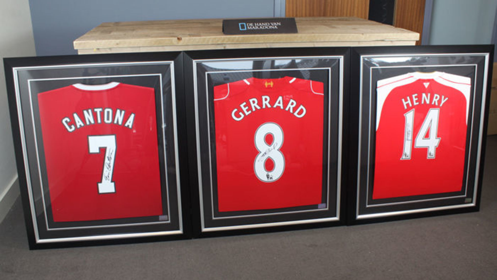 Which are the best types of football jerseys for autographs and signat –