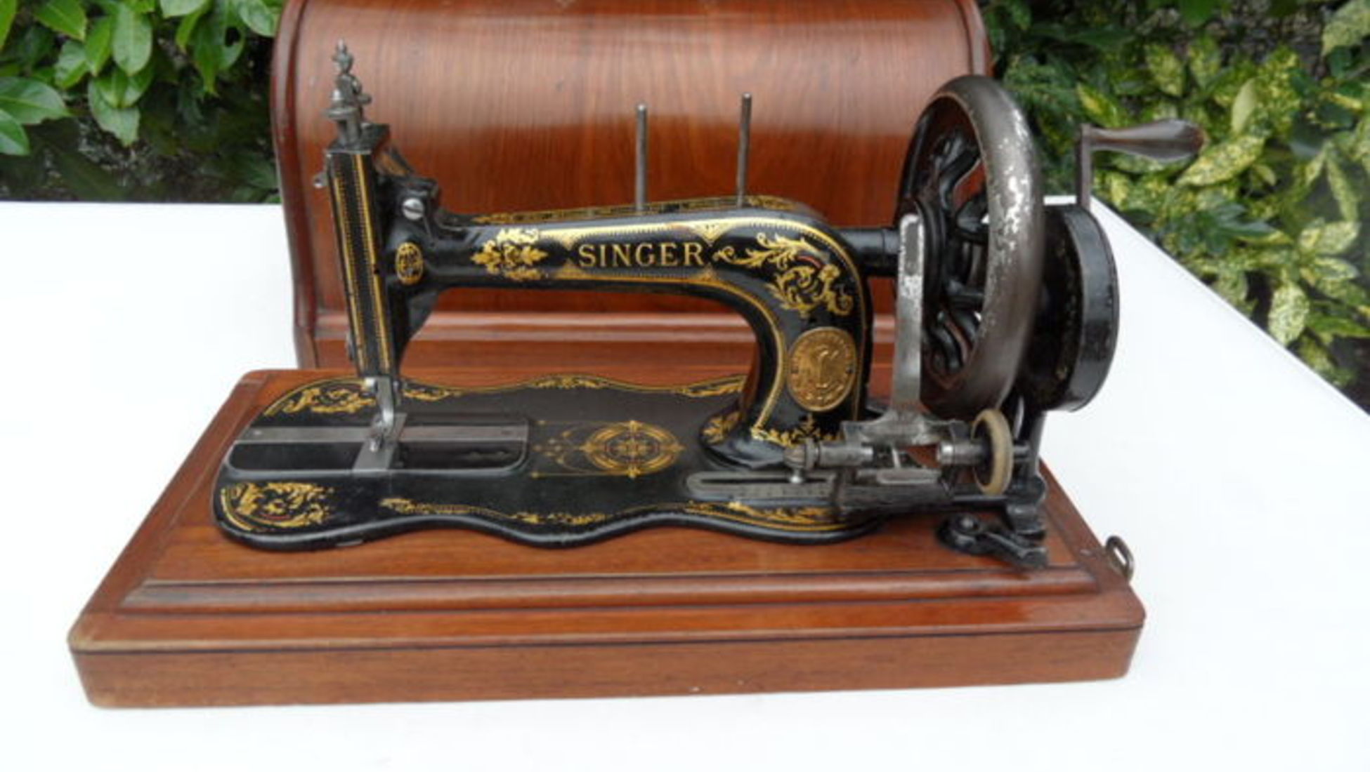 Old singer sewing machine value