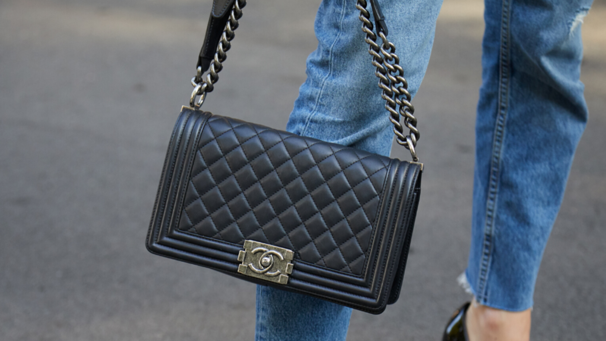 Hoe herken je een vervalste Chanel  tas  Catawiki